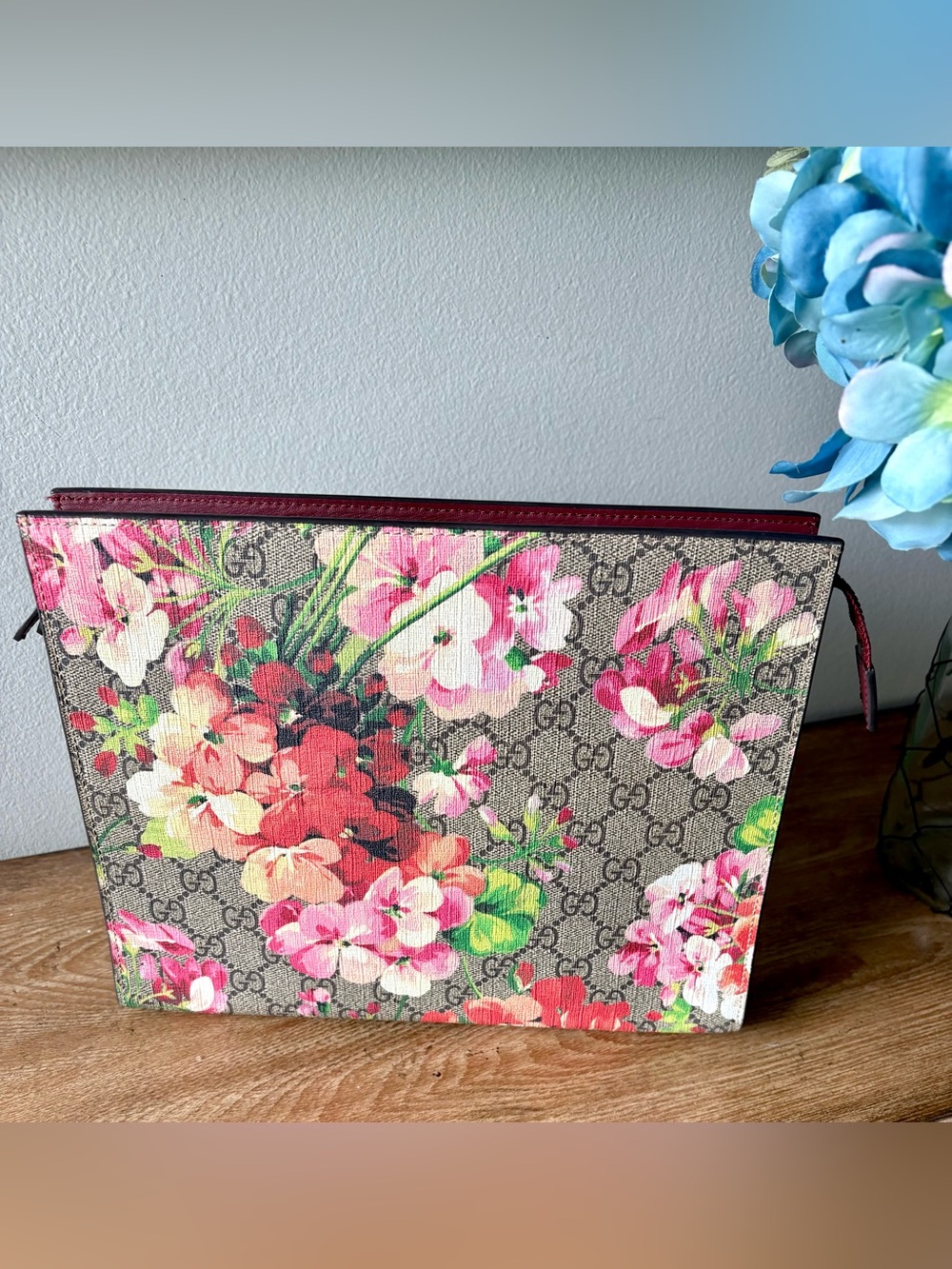 Gucci NWOT GG Supreme Blooms Floral Large Clutch Pouch 430268